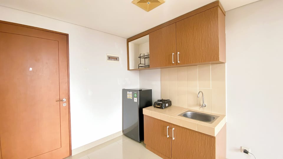 Apartment | Private kitchen | Fridge, stovetop, rice cooker