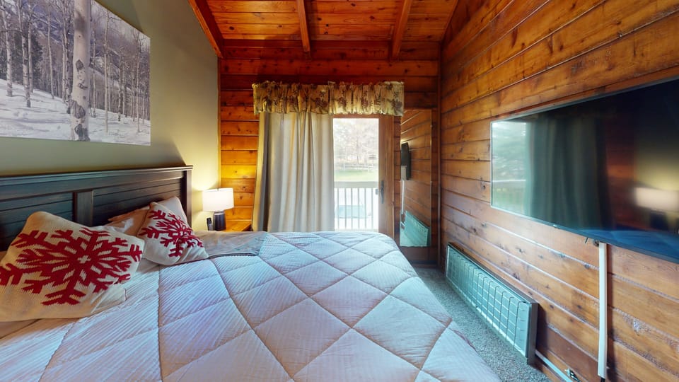Indoors, Lamp, Hardwood, Cushion, Home Decor