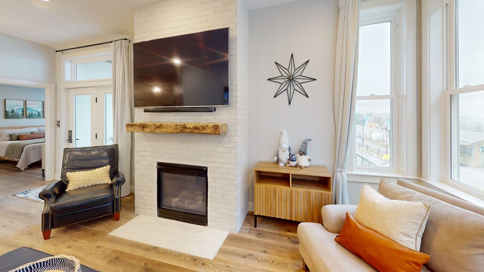 Indoors, Furniture, Living Room, Screen, Couch