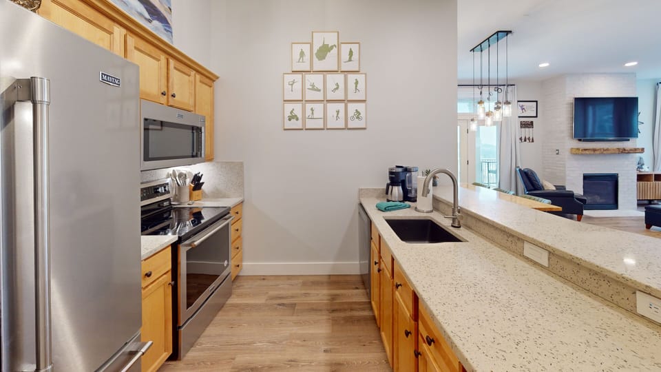 Indoors, Sink, Microwave, Oven, Kitchen