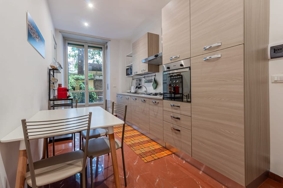 House | 1 bedroom, desk, iron/ironing board, high-speed internet