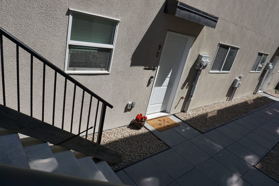 Entrance - there are 6 stairs to access