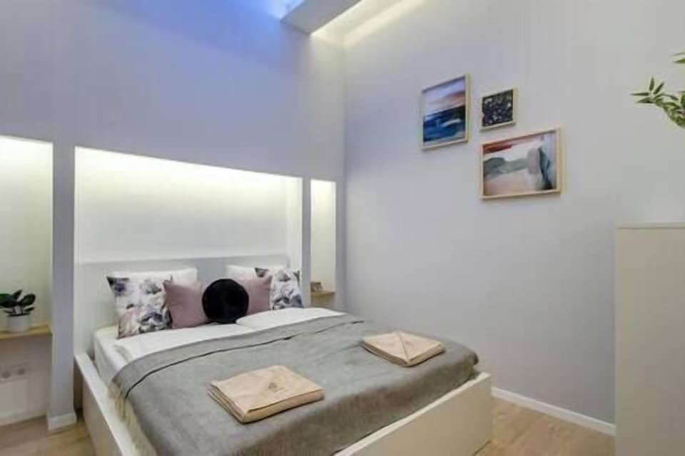 Bedroom (2)