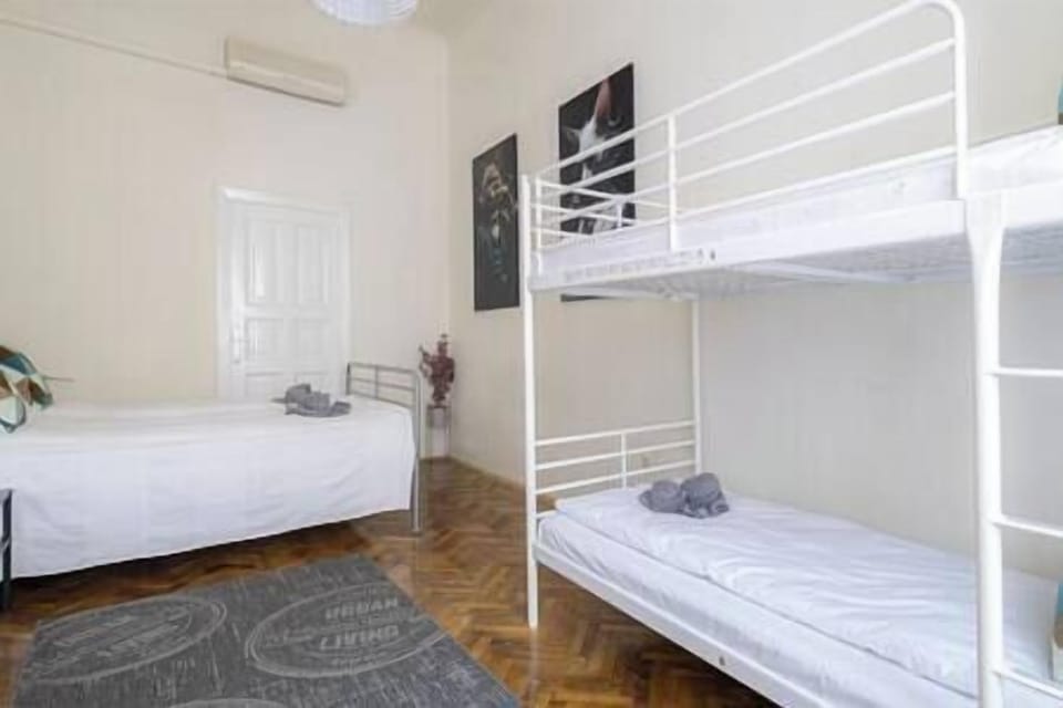 Bedroom1 (4)