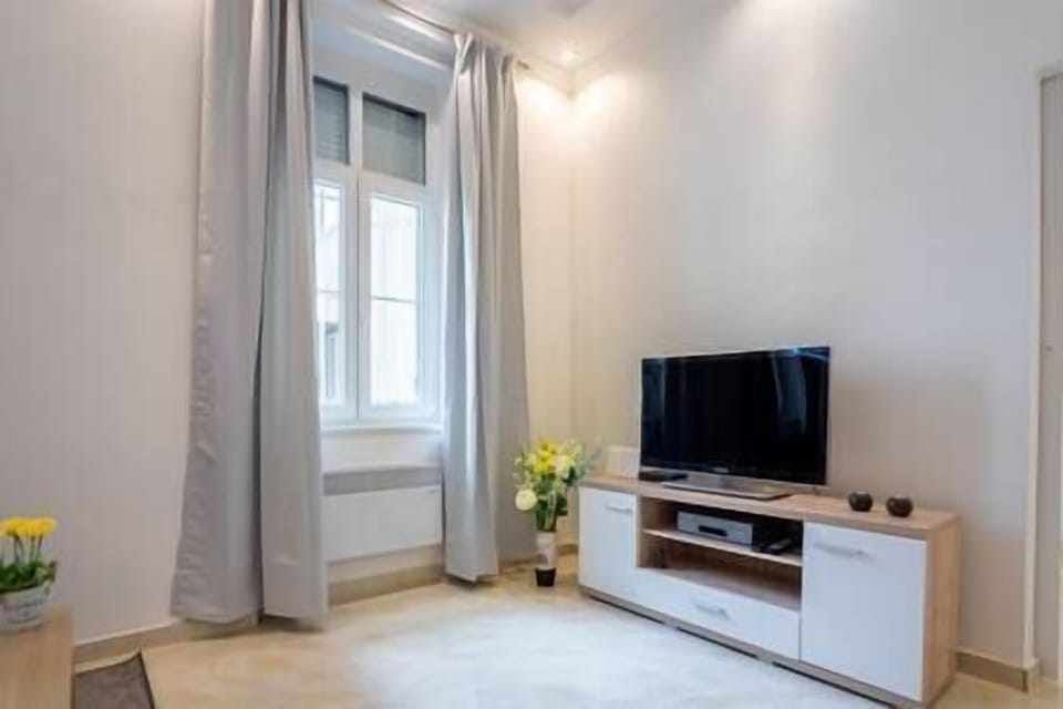 Bedroom (2)