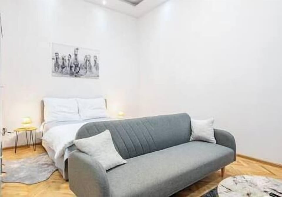 Bedroom1 (2)