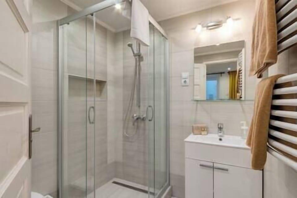Bathroom (2)