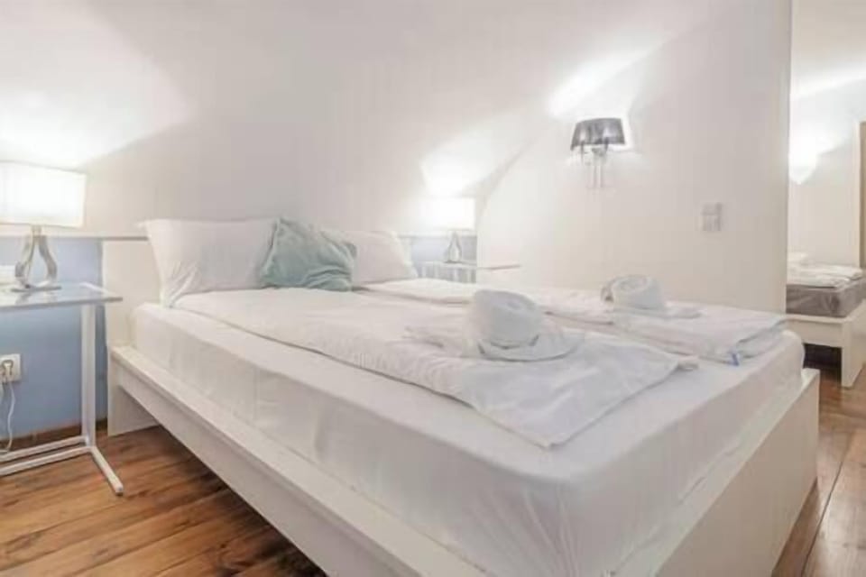 Bedroom1 (1)