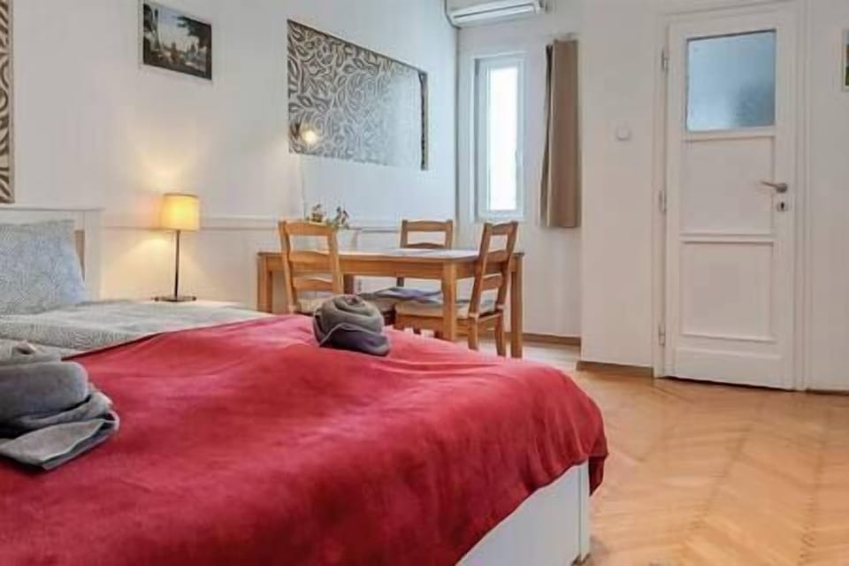 Bedroom (4)