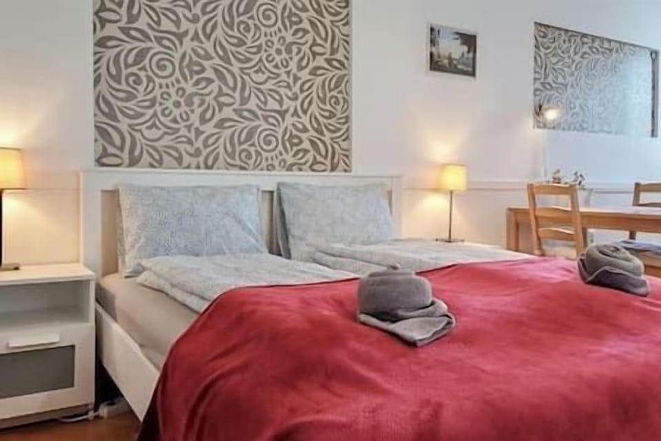 Bedroom (2)