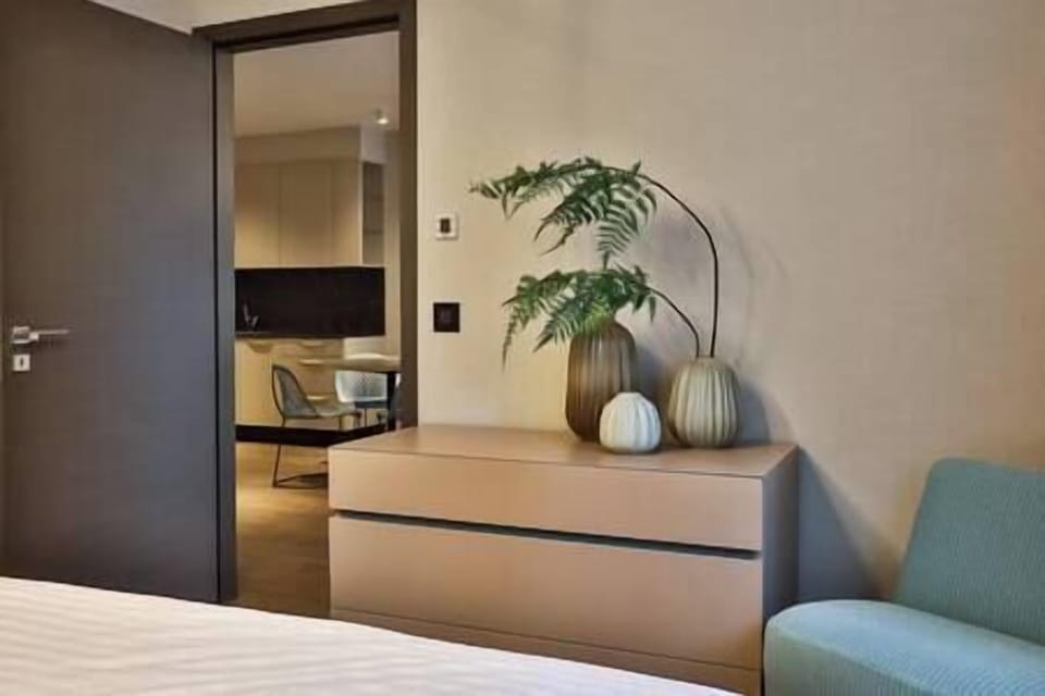 Bedroom1 (2)
