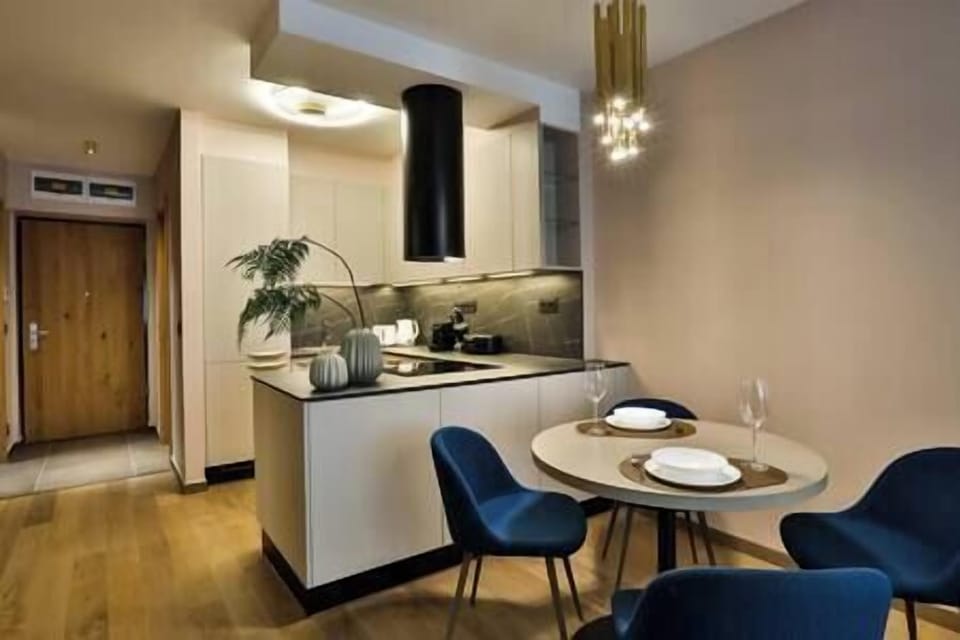 Kitchen (2)