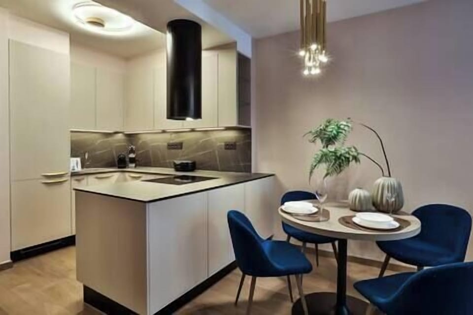 Kitchen (1)