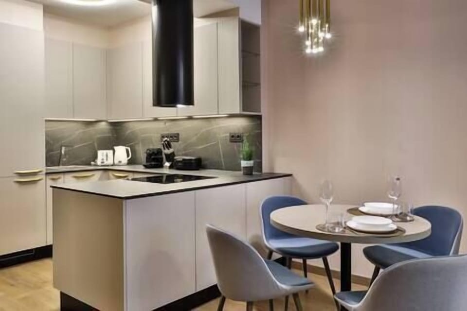 Kitchen (2)