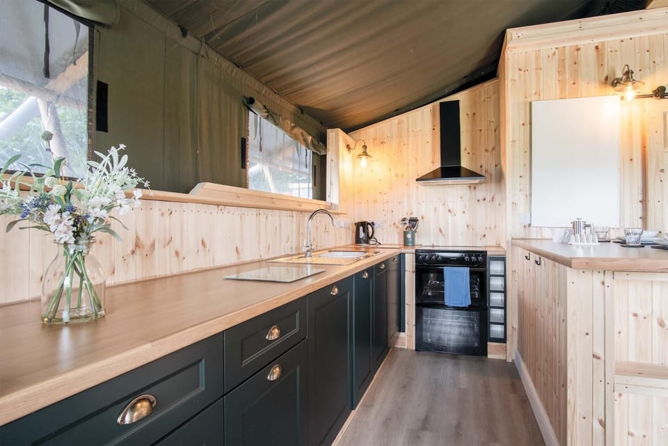 Paviland - Safari Glamping Tent - Llangennith (5164)