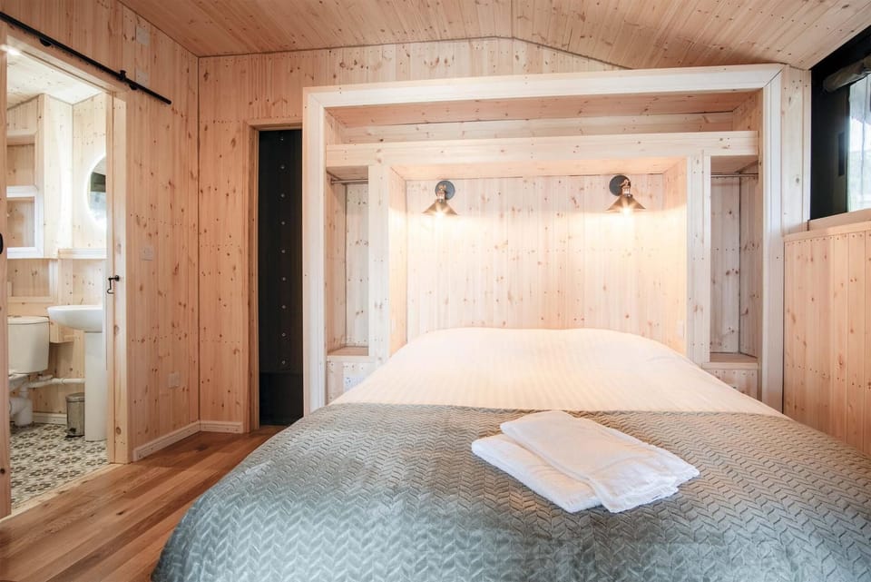 Paviland - Safari Glamping Tent - Llangennith (5170)