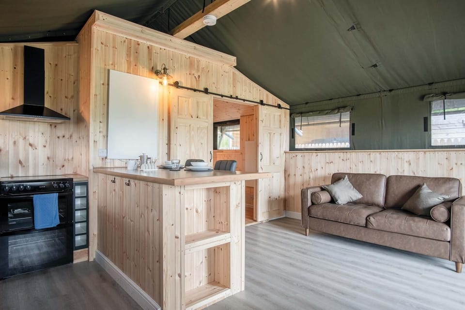 Paviland - Safari Glamping Tent - Llangennith (5169)