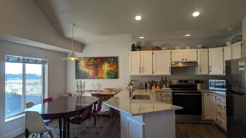 Kitchen/Dining with a View