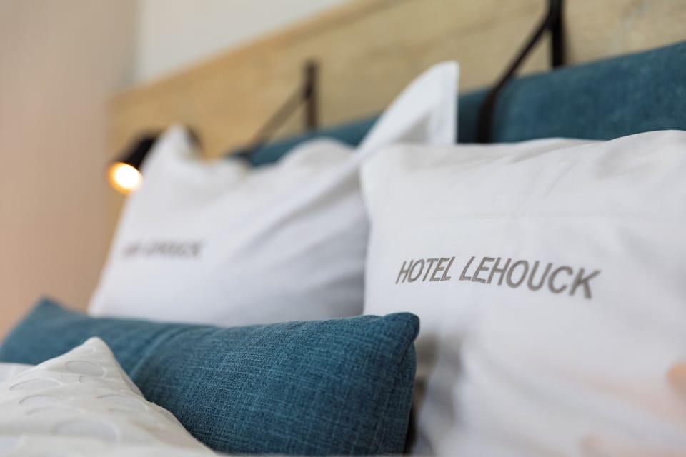 Blackout drapes, free WiFi, bed sheets