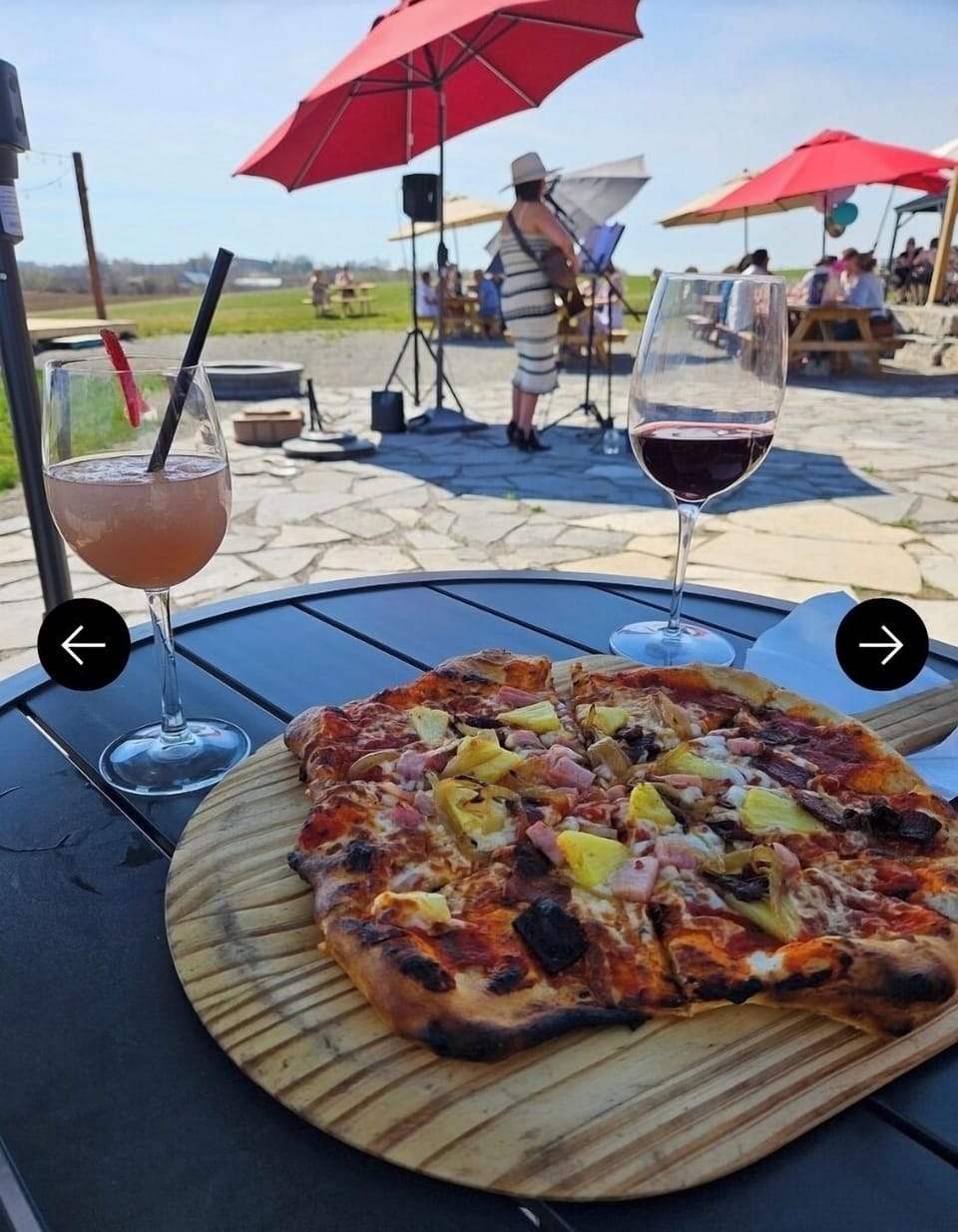 Boutique winery offers tastings, tours, wine, wood-fired pizza, charcuterie.