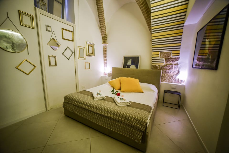 Double Room, Private Bathroom | Premium bedding, individually decorated, individually furnished
