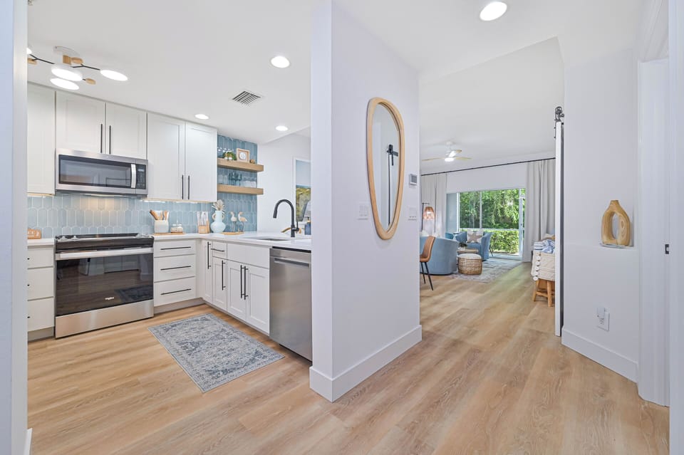 Completely renovated kitchen and appliances. Non-toxic and fragrance-free 