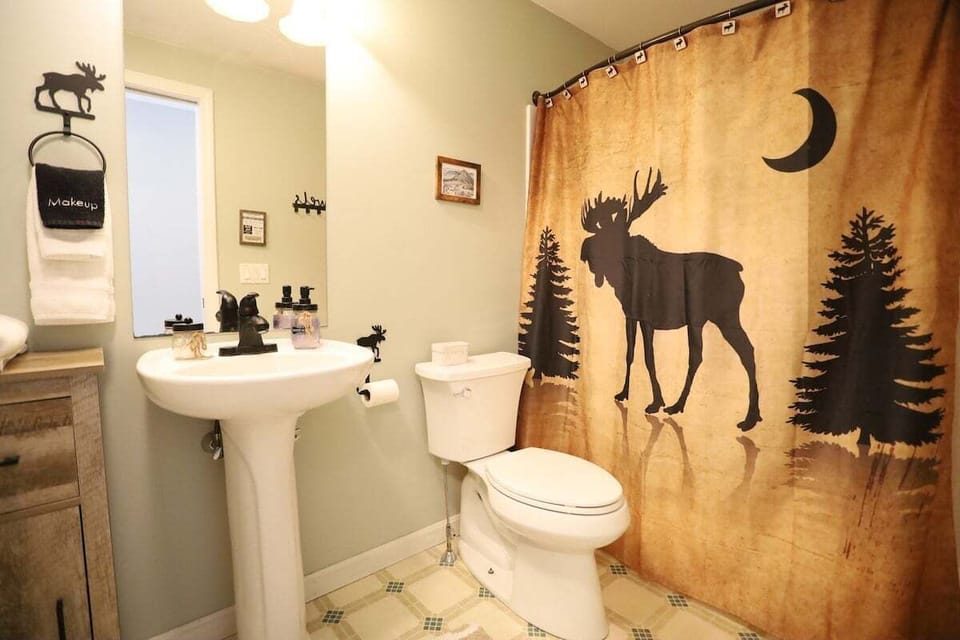 Full Bathroom