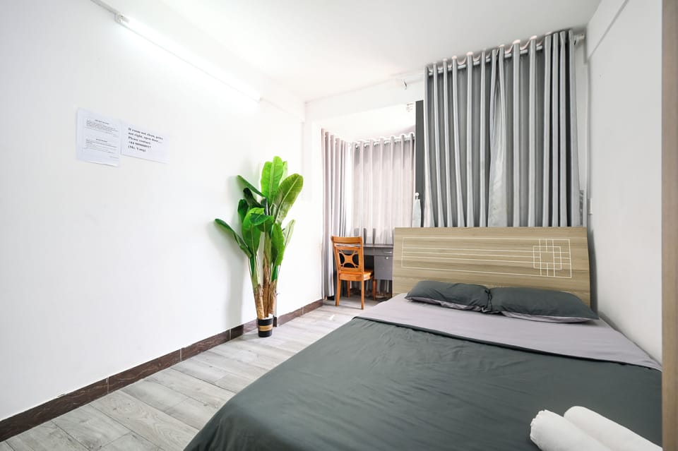 Superior King Room | 1 bedroom, premium bedding, down comforters, in-room safe