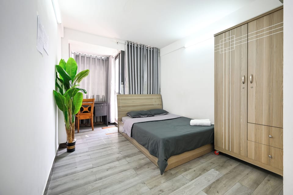 Superior King Room | 1 bedroom, premium bedding, down comforters, in-room safe