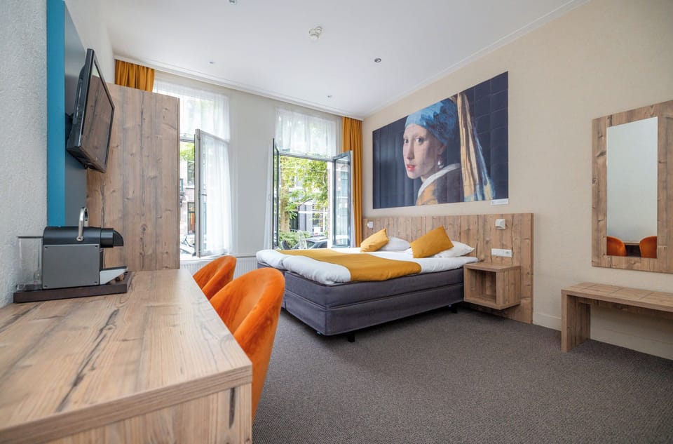 Premium Twin Room | In-room safe, desk, laptop workspace, blackout drapes