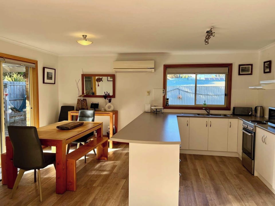 Lazy Sails Port, Robe Getaways, Robe Accommodation