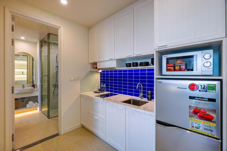 Panoramic Ocean View | Private kitchen | Dining table
