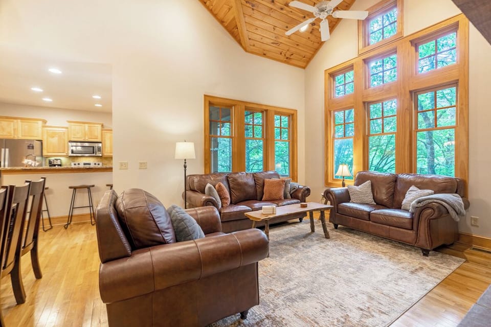 Living Room--- Lots of Space for family & friends