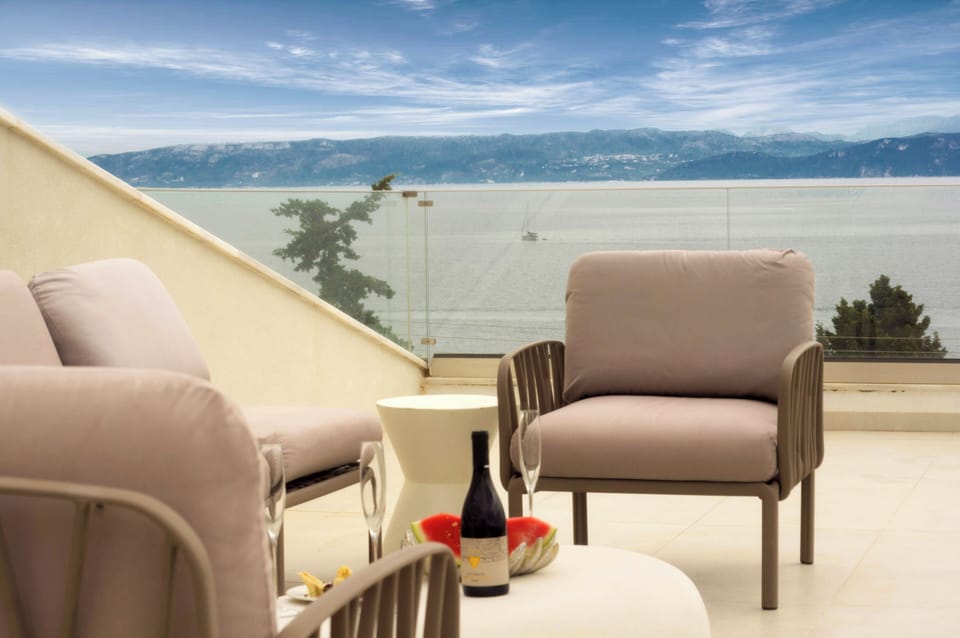 Luxury Villa, Sea View | Terrace/patio