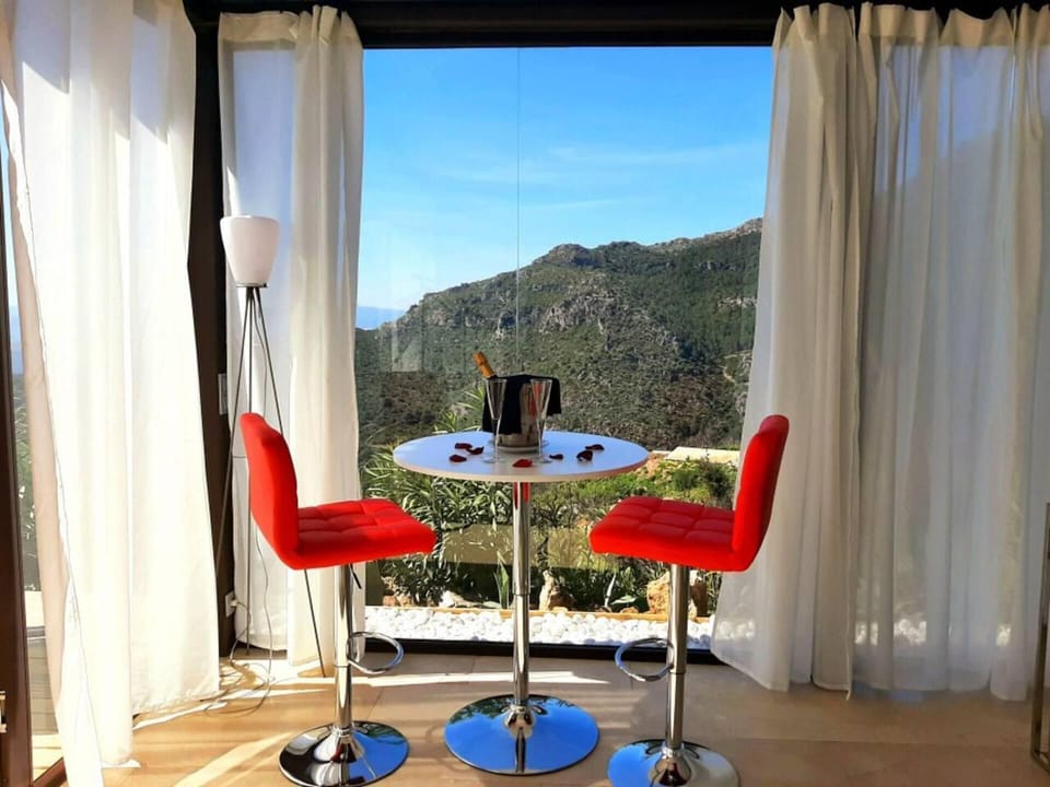 House | Dining
