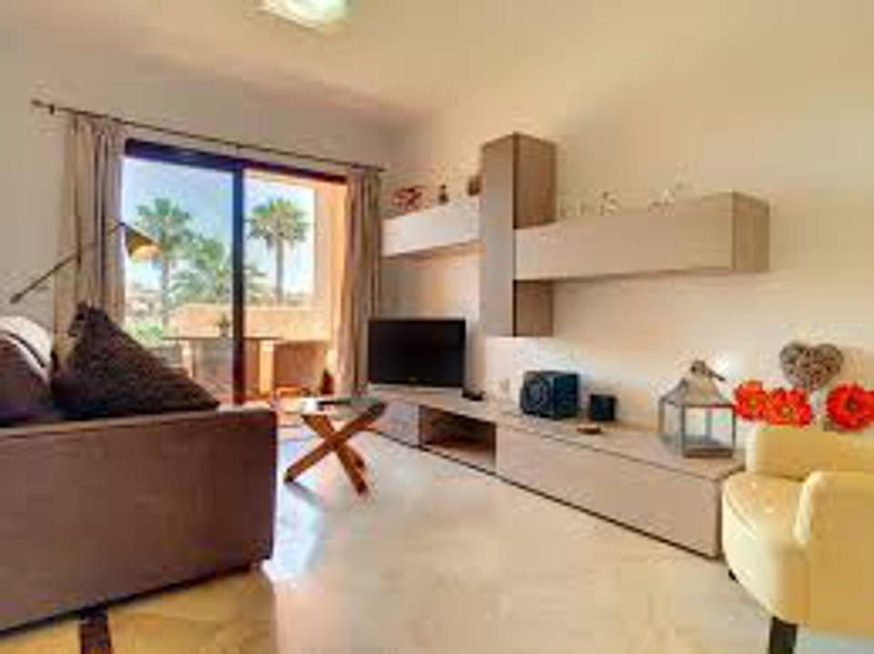 Apartment | Living area | TV