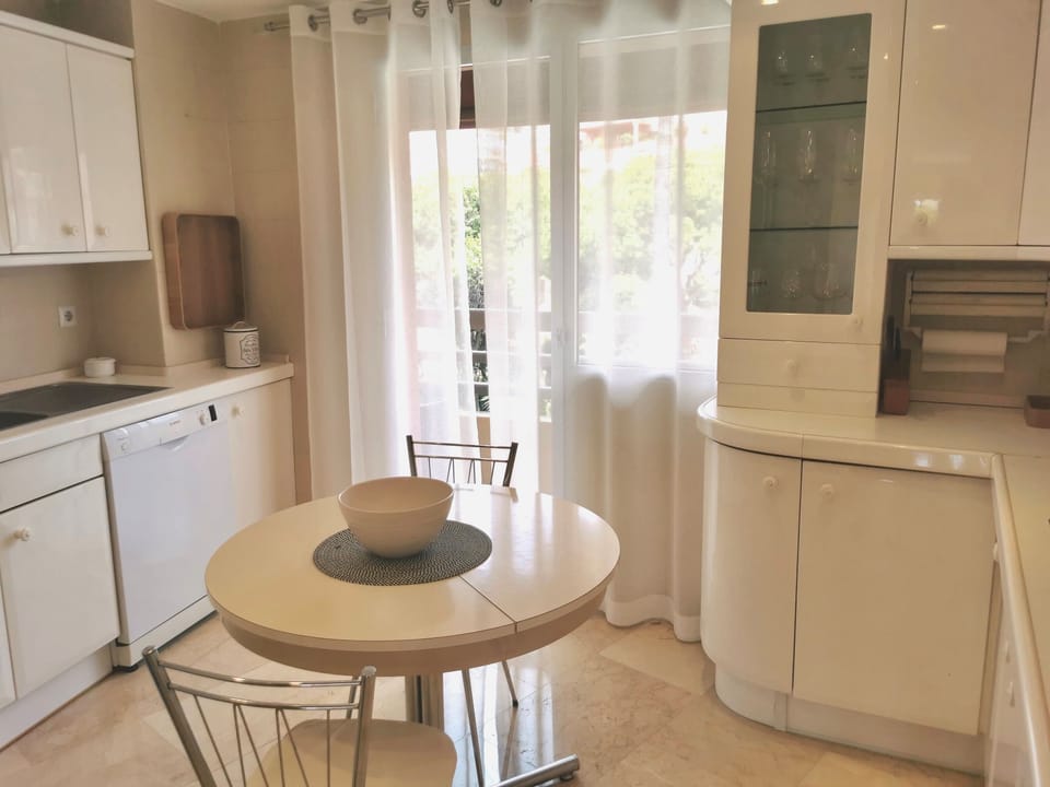 Apartment | Private kitchen | Fridge, microwave, oven, stovetop