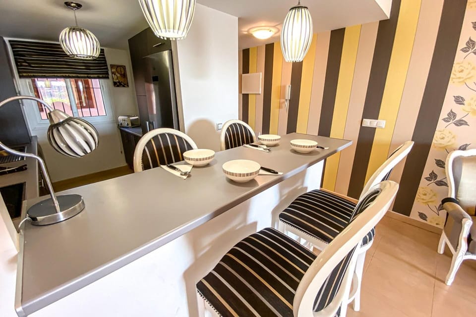 Apartment | Dining
