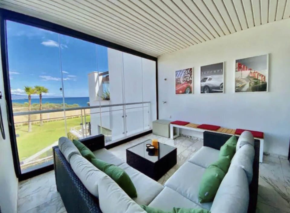 Apartment | Living area | TV