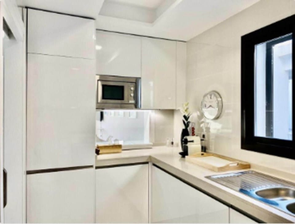Apartment | Private kitchen | Fridge, microwave, oven, stovetop