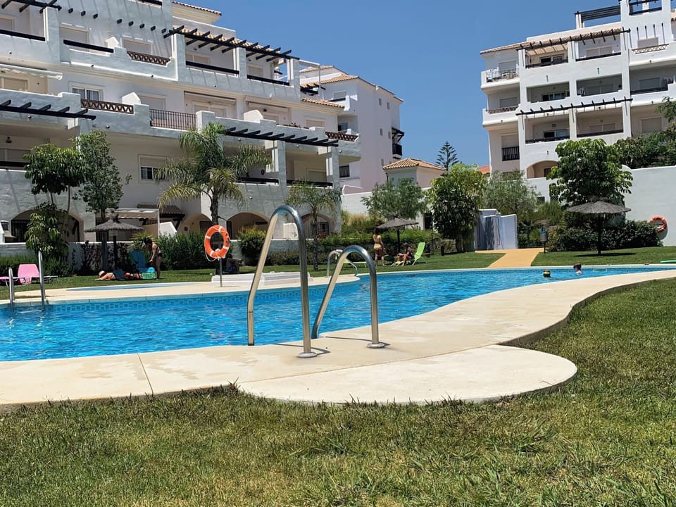 Apartment | Pool | Outdoor pool