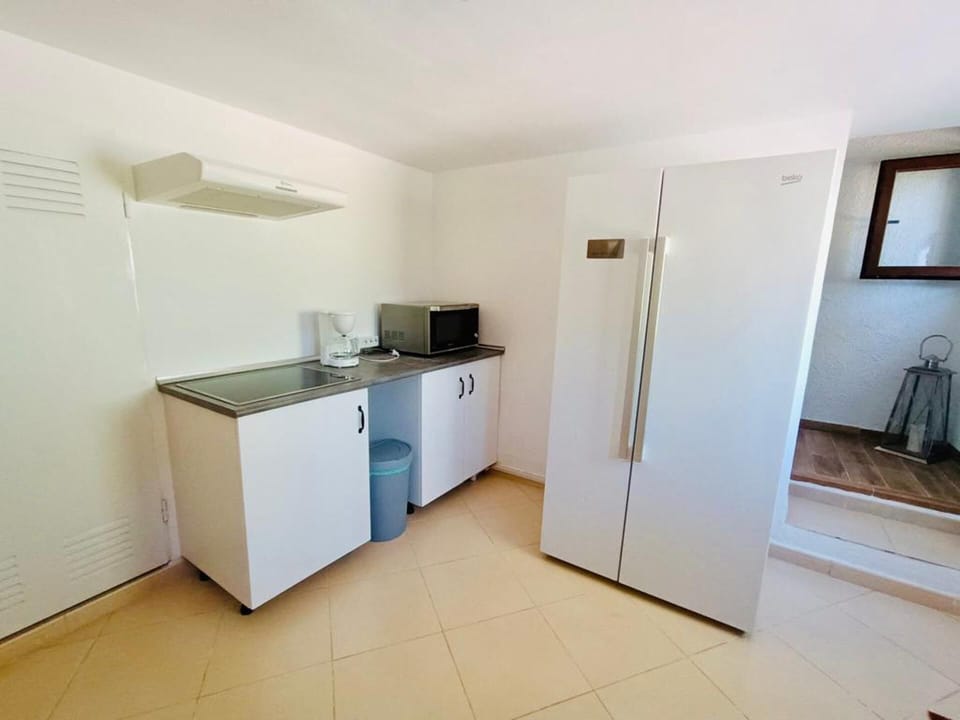 Apartment | Private kitchen | Fridge, microwave, oven, stovetop
