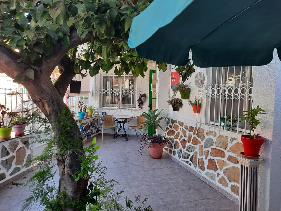 House | Outdoor dining