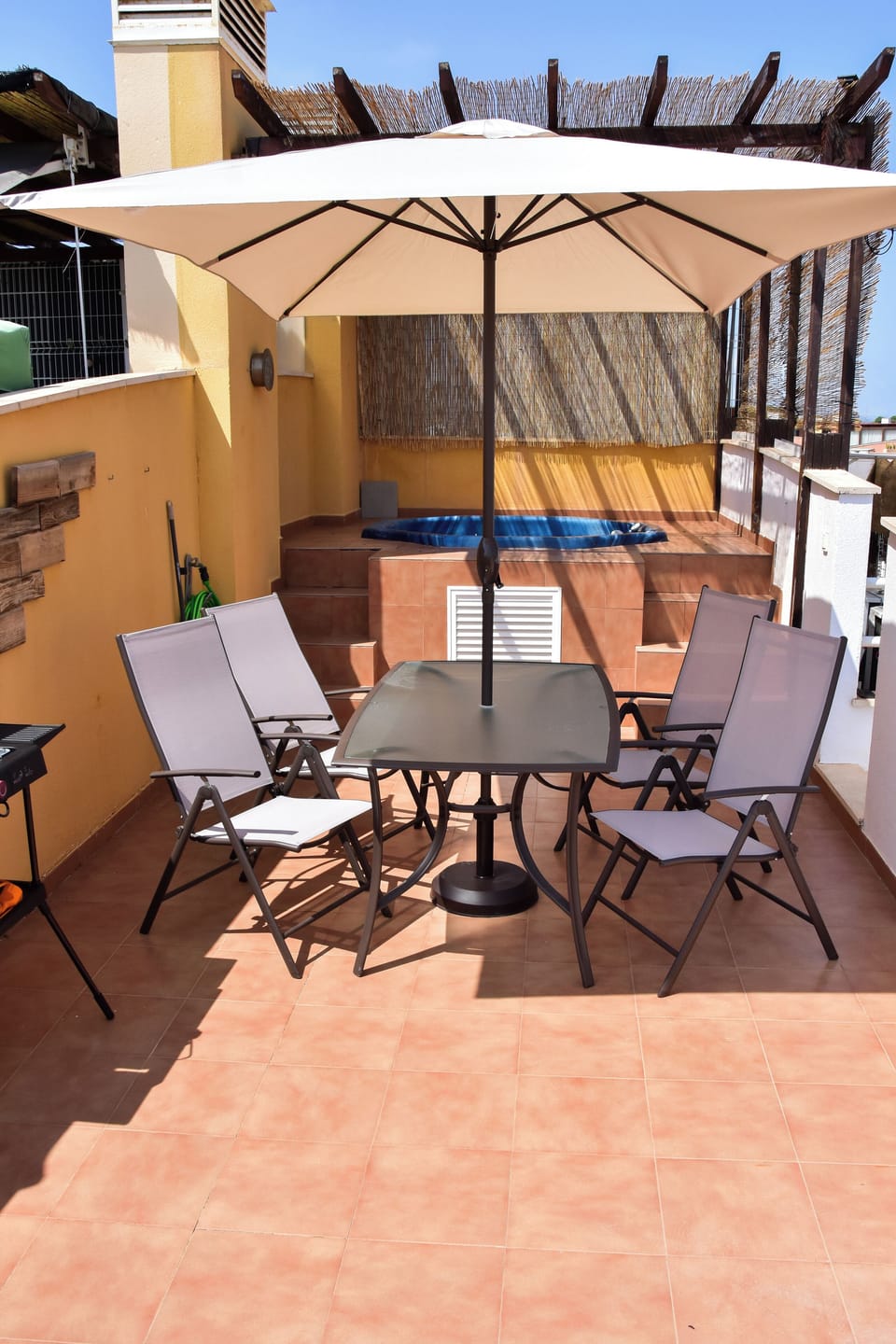 Apartment | Terrace/patio