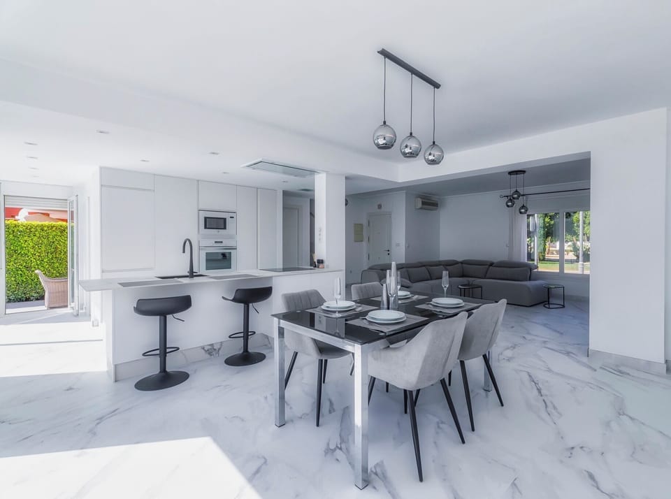 Villa | Dining