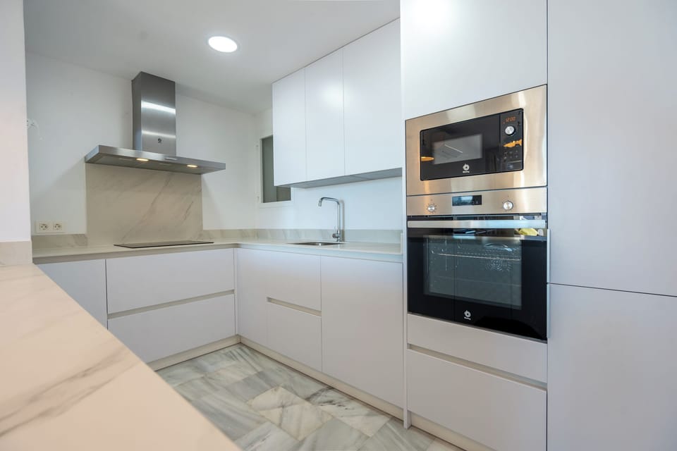 Apartment | Private kitchen | Fridge, microwave, oven, stovetop