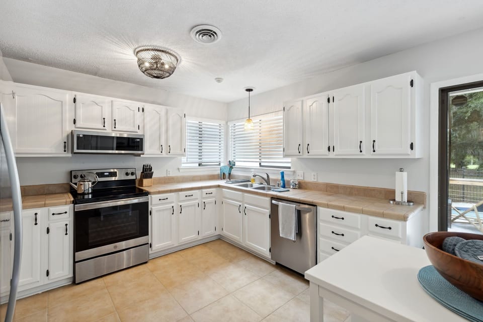 Full Kitchen