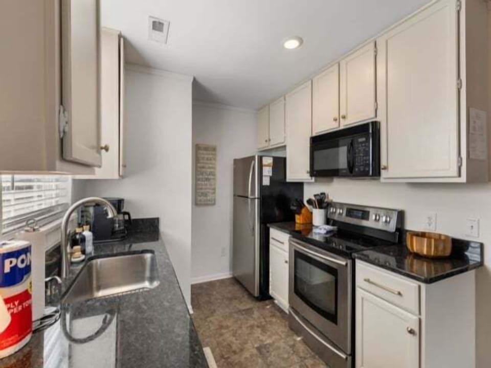 Villa, 2 Bedrooms | Private kitchen | Fridge, oven, coffee/tea maker