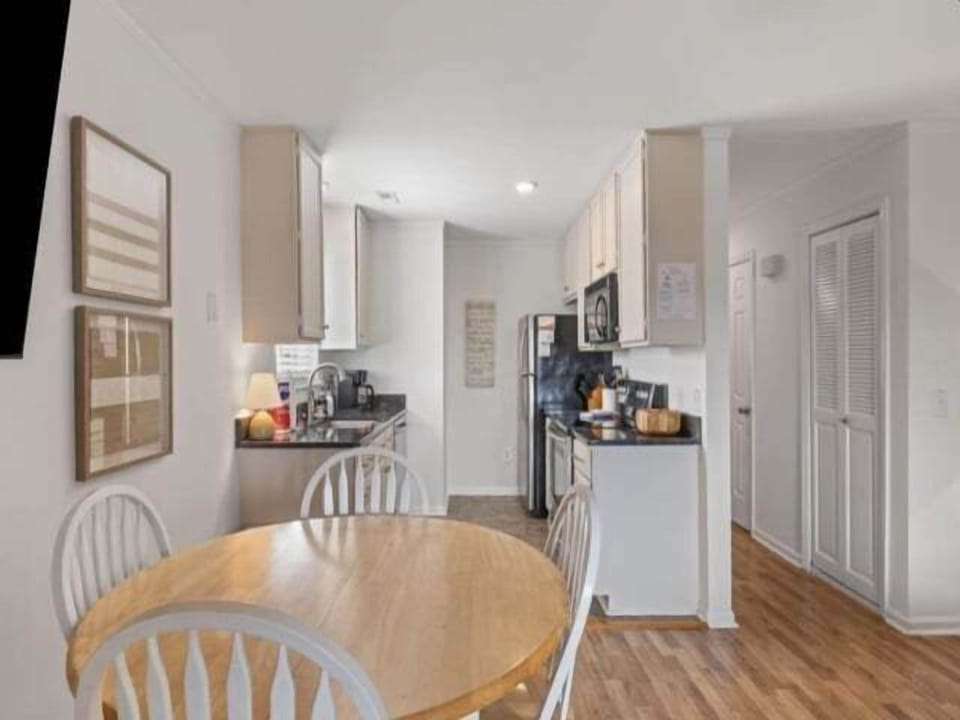 Villa, 2 Bedrooms | Dining