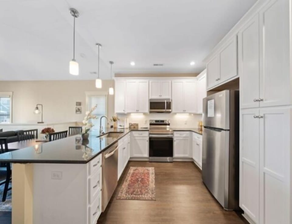 Villa, 3 Bedrooms | Private kitchen | Fridge, oven, coffee/tea maker
